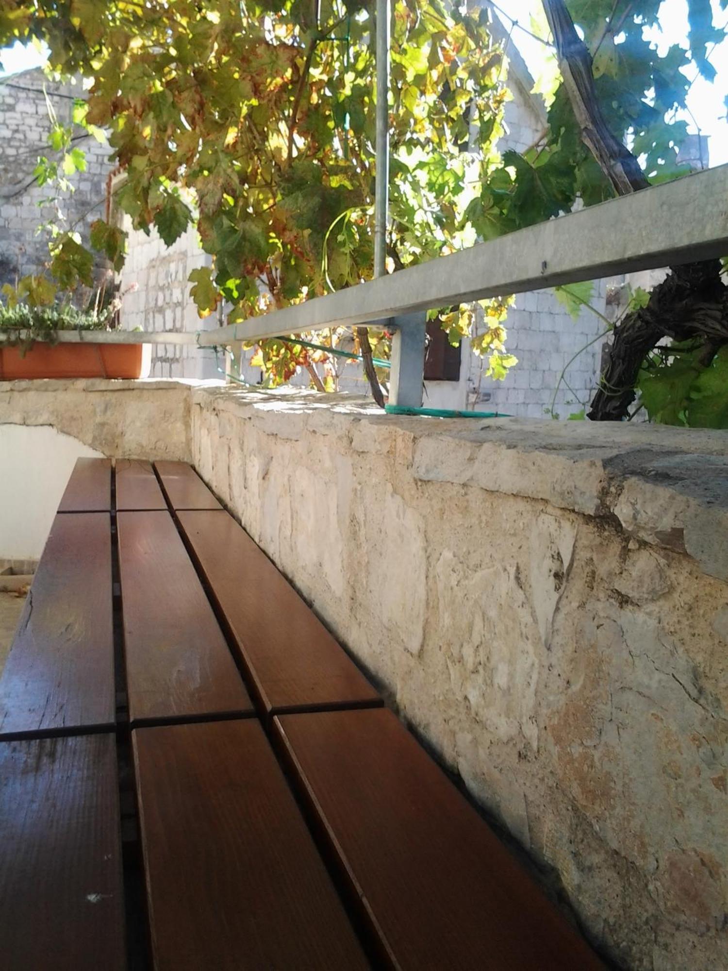 Apartments Donika Komiža Pokoj fotografie