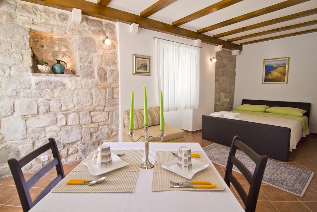Apartments Donika Komiža Pokoj fotografie