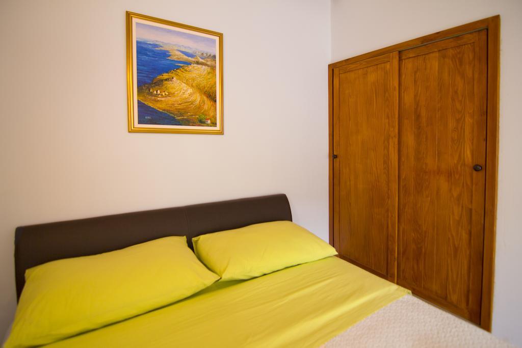 Apartments Donika Komiža Pokoj fotografie
